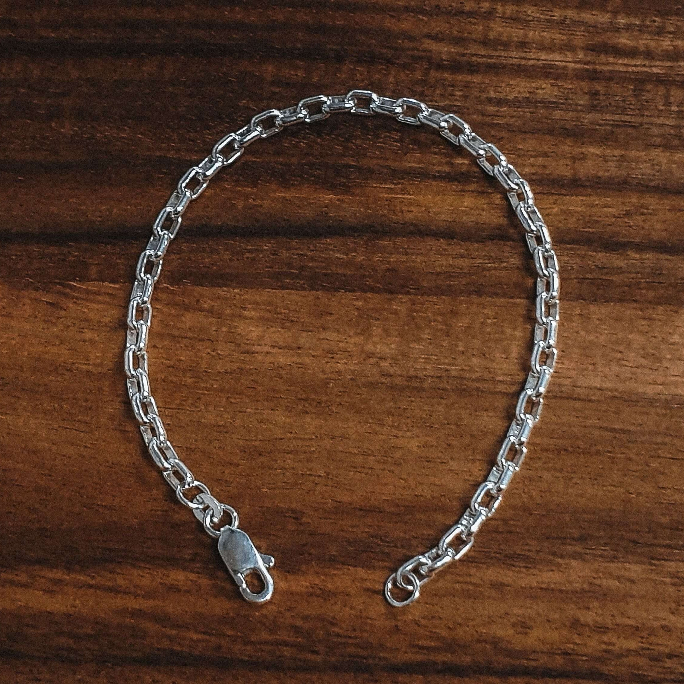 Oval Belcher Bracelet